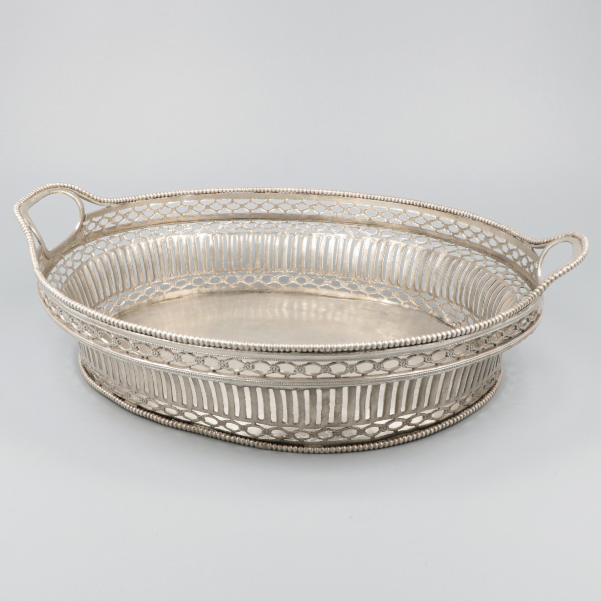 18e-eeuwse broodmand zilver.