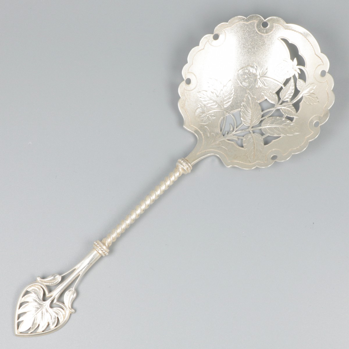 Aardbeienlepel / natfruitschep zilver.