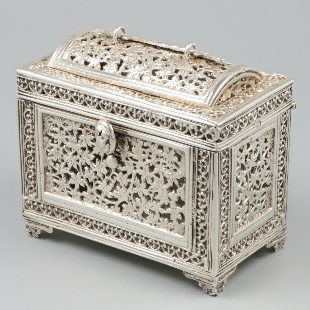 Knottenkistje, ca. 1825, zilver.