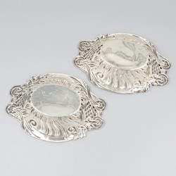 2-delige set delicatessemandjes zilver.