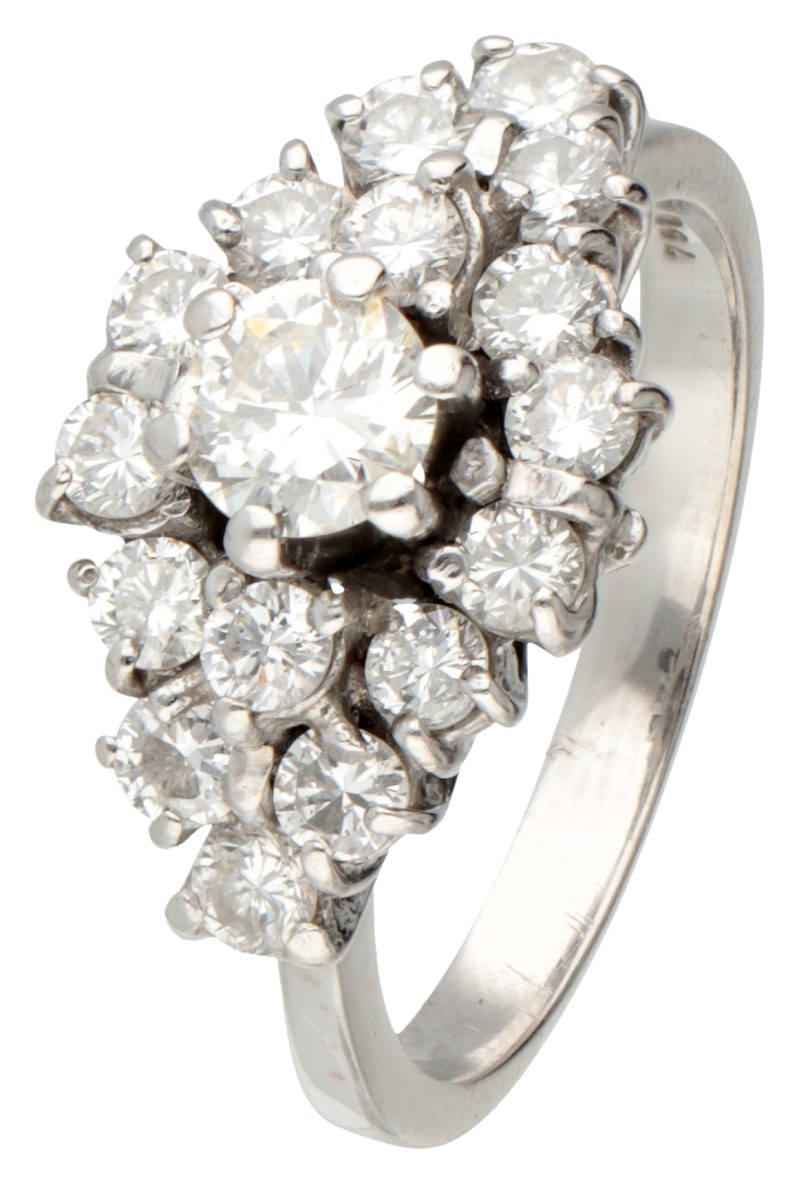 18 kt. Witgouden entourage ring bezet met ca. 1.23 ct. diamant.