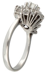 18 kt. Witgouden entourage ring bezet met ca. 1.23 ct. diamant.