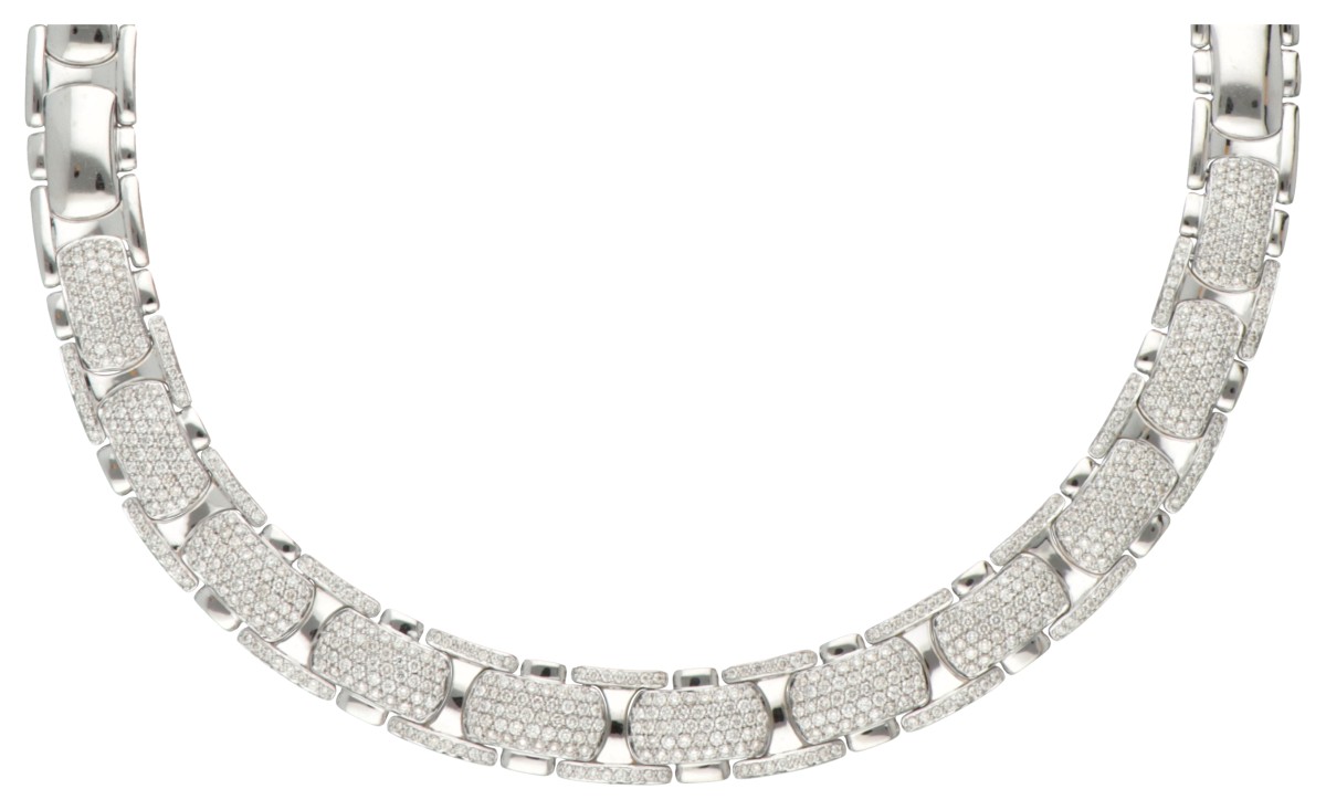 18K Witgouden collier bezet met ca. 5.60 ct. diamant.