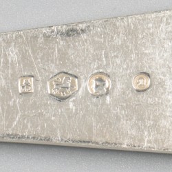 Gembercouvert zilver.