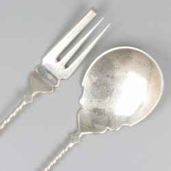 Gembercouvert zilver.