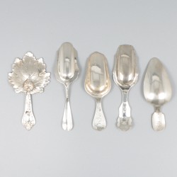 5-delig lot suikerschepjes en theeduim zilver.