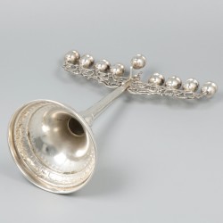 Menorah kandelaar zilver.