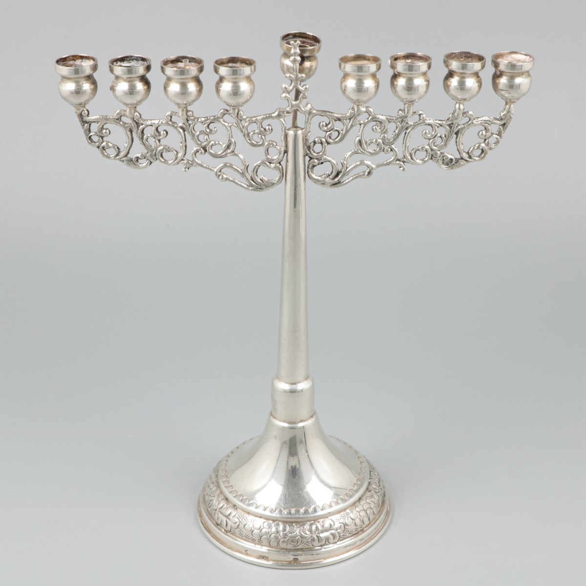 Menorah kandelaar zilver.
