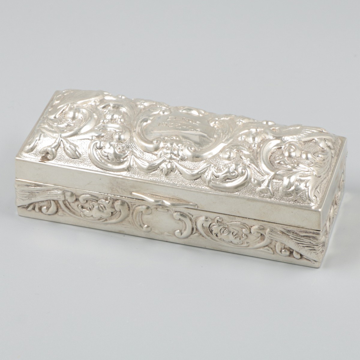 Ringendoosje zilver.