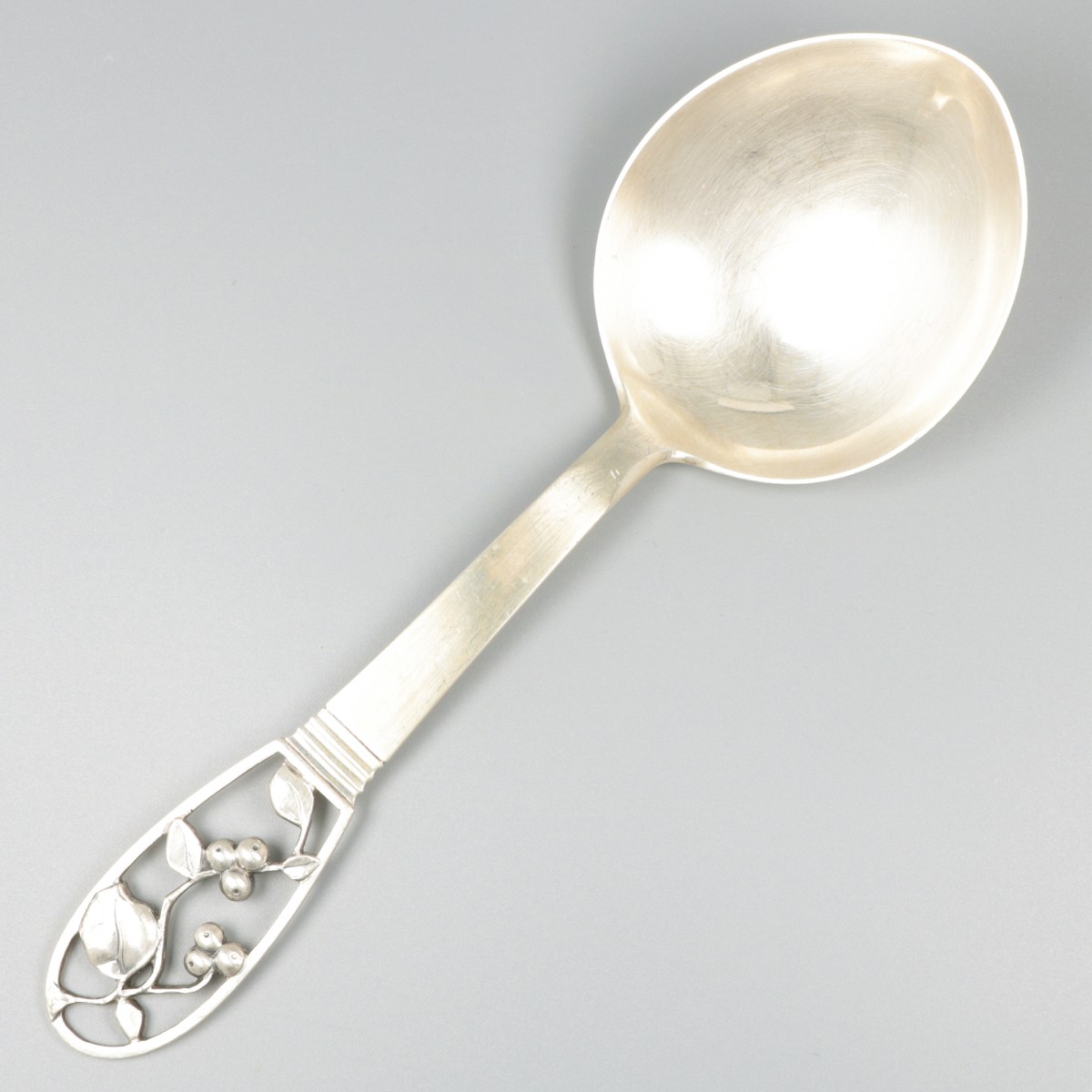 Bessenlepel zilver.