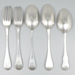 Dinerlepels en -vorken (5), België 1769-76, zilver.