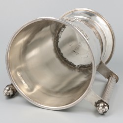 Netilat yadayim, Natla (נַטְלָה‎) wasbeker zilver.