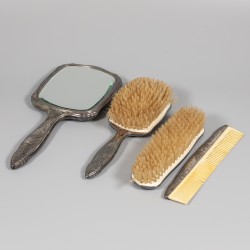 4-delige kaptafelset zilver.