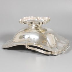 Hengselmand op voet zilver.