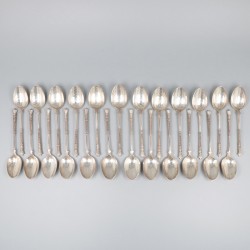 24-delige set thee- /  koffielepels zilver.