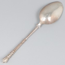 24-delige set thee- /  koffielepels zilver.