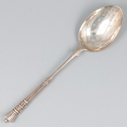 24-delige set thee- /  koffielepels zilver.