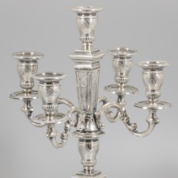 Kandelaar zilver.