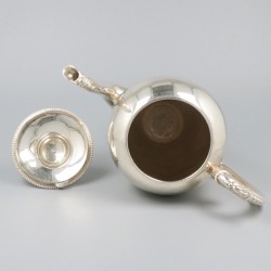 Koffiepot zilver.
