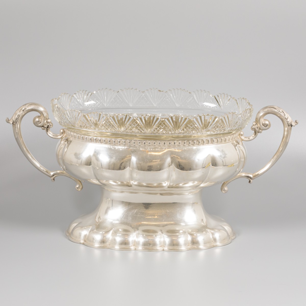 Jardinière / pronkschaal zilver.