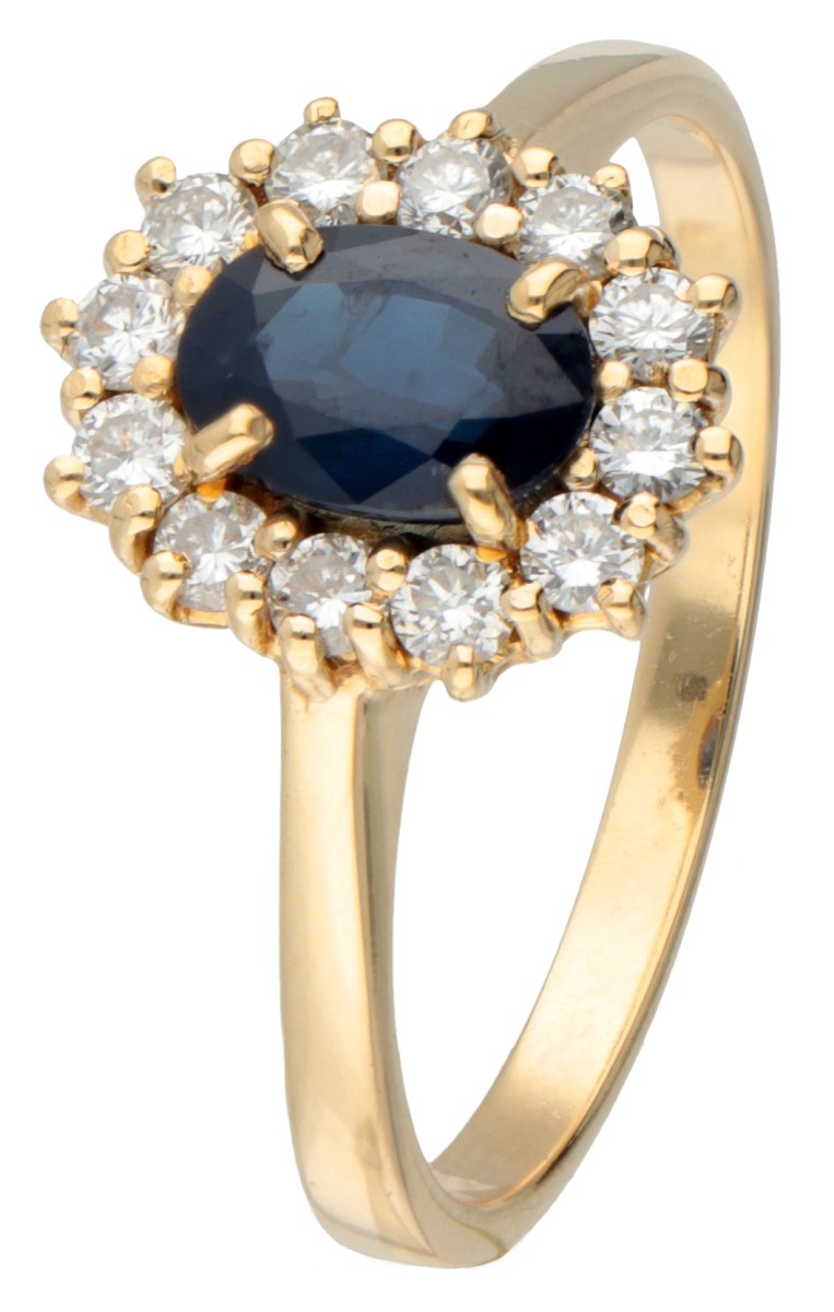 Vintage 18 kt. geelgouden entourage ring bezet met ca. 0.87 ct. natuurlijke saffier en ca. 0.24 ct. diamant.