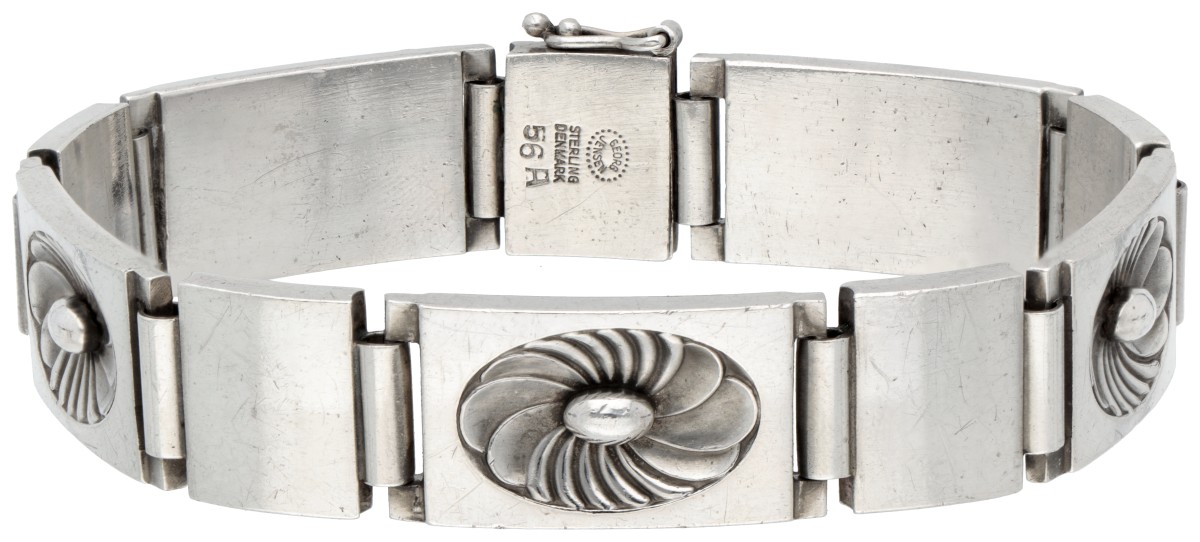 Sterling zilveren flexibele schakelarmband no. 56 door Henry Pilstrup voor Georg Jensen.