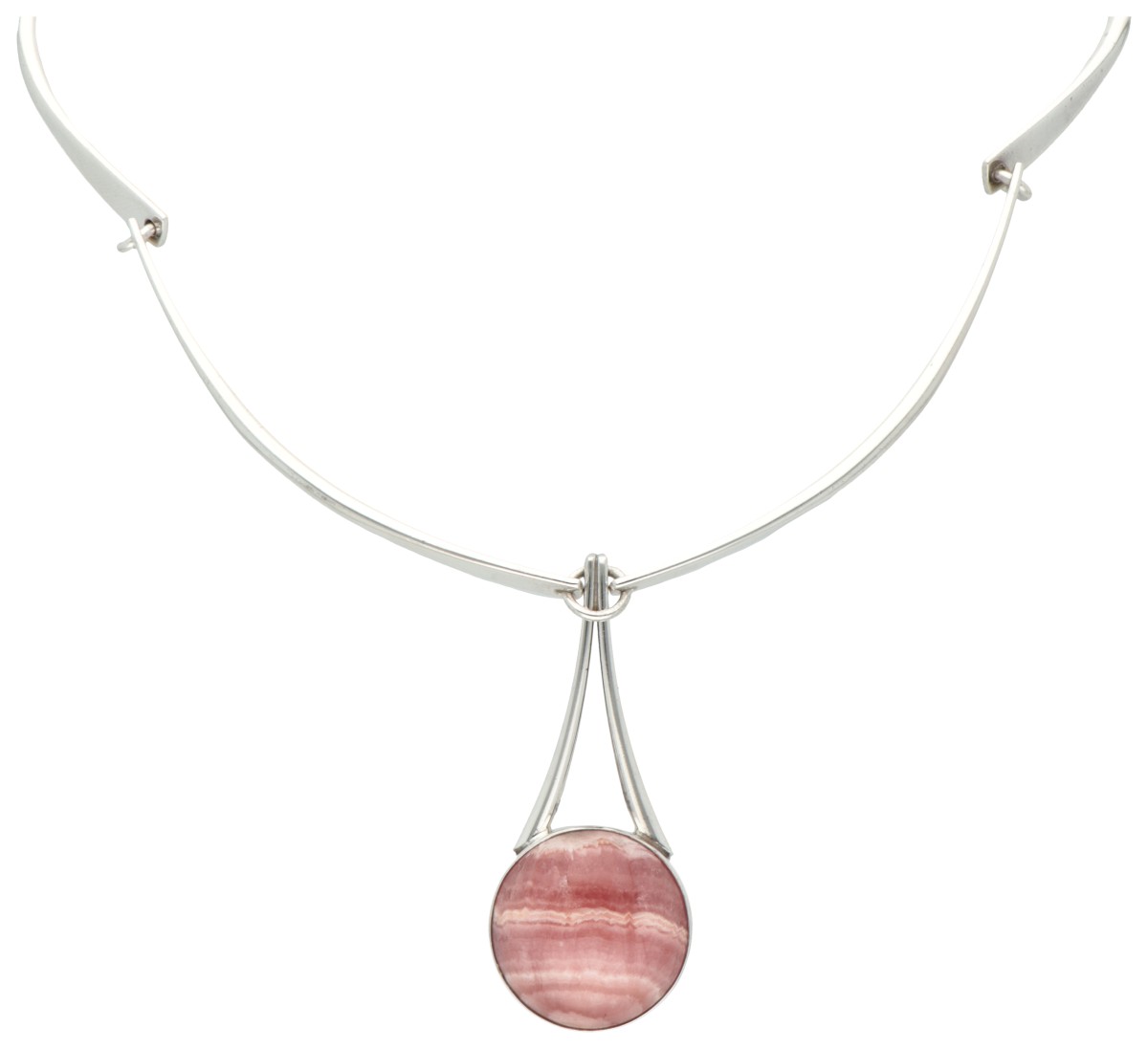 Niels Erik From sterling zilveren hanger met rhodochrosiet aan collier.