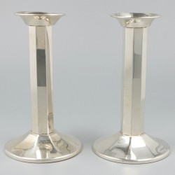 2-delige set kandelaren zilver.