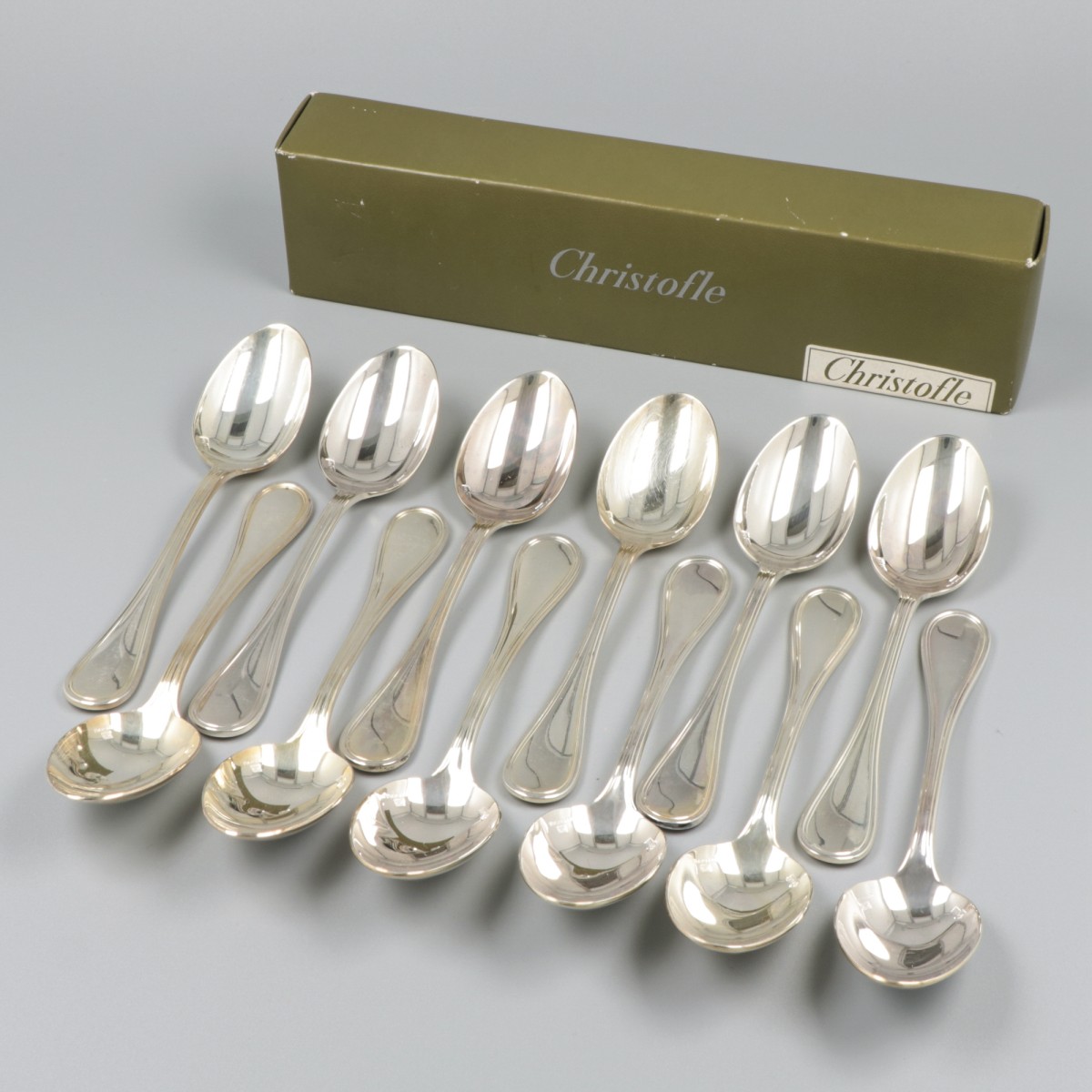Christofle 12-delige set koffielepels, model Albi, verzilverd.