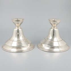 2-delige set 'bel' kandelaren zilver.