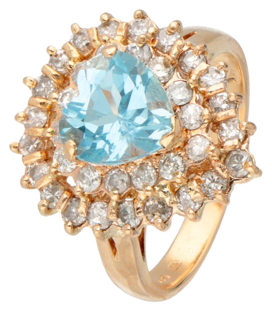 14 kt. Geelgouden entourage ring bezet met ca. 2.30 ct. 'sky blue' topaas en ca. 0.35 ct. diamant.