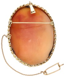 Antieke 14 kt. geelgouden broche / hanger van schelpcamee met Persephone godin van de seizoenen en onderwereld.