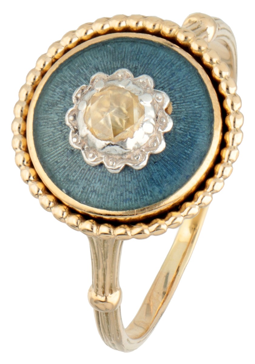 14 kt. Geelgouden ring met geguillocheerd emaille bezet met roos geslepen diamant.