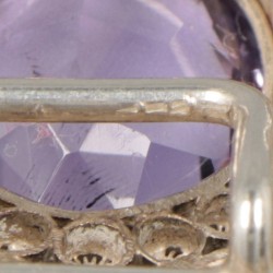 Gesp met amethyst, zilver.