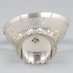 Pastillemandje, Pieter Schmitz, Leeuwarden 1830, zilver.