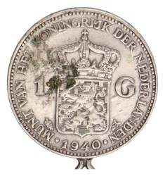 1 Gulden - als hanger aan ketting. Wilhelmina in Londen. 1940. Zeer Fraai +.