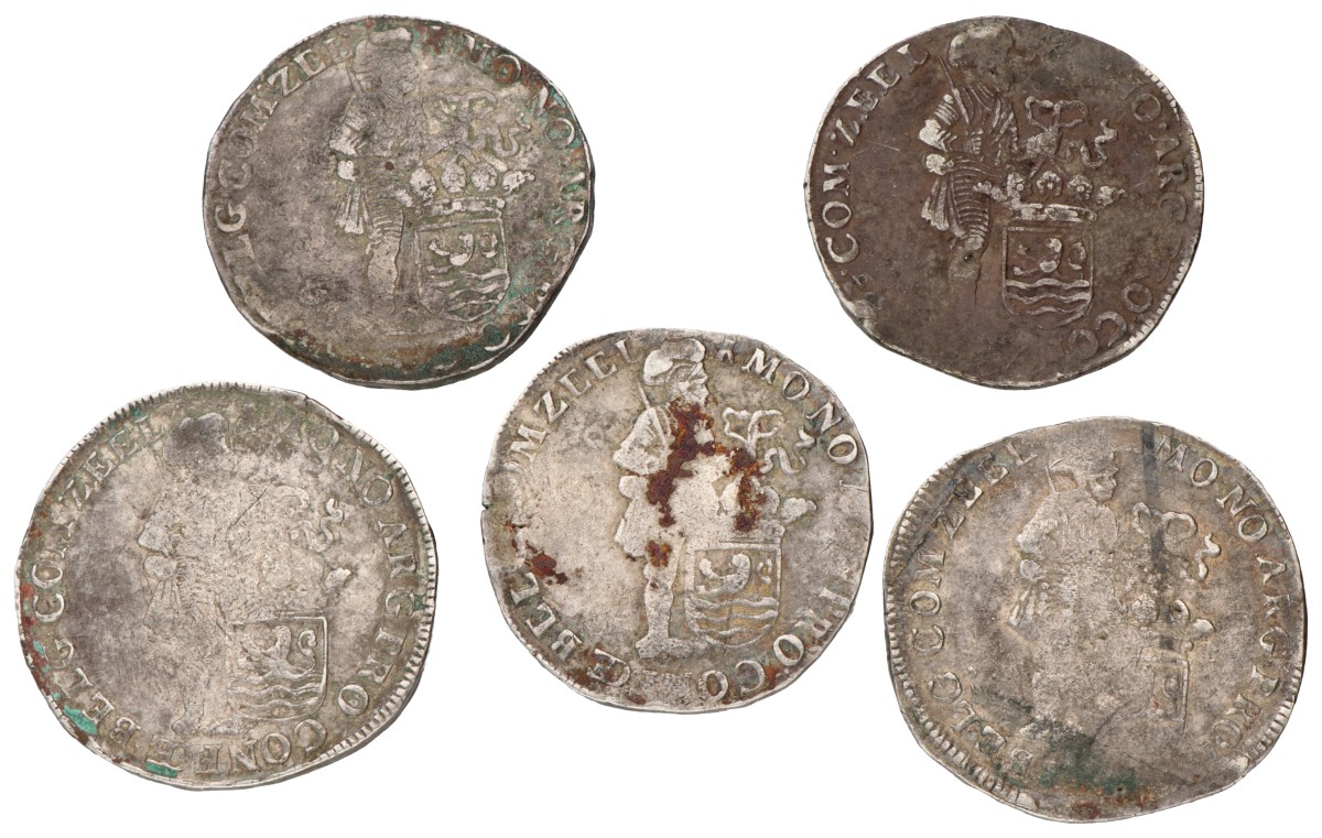 Lot (5) Zilveren dukaten. Zeeland. 1704 (2), 1705, 1713, 1714. Gemiddeld Fraai.