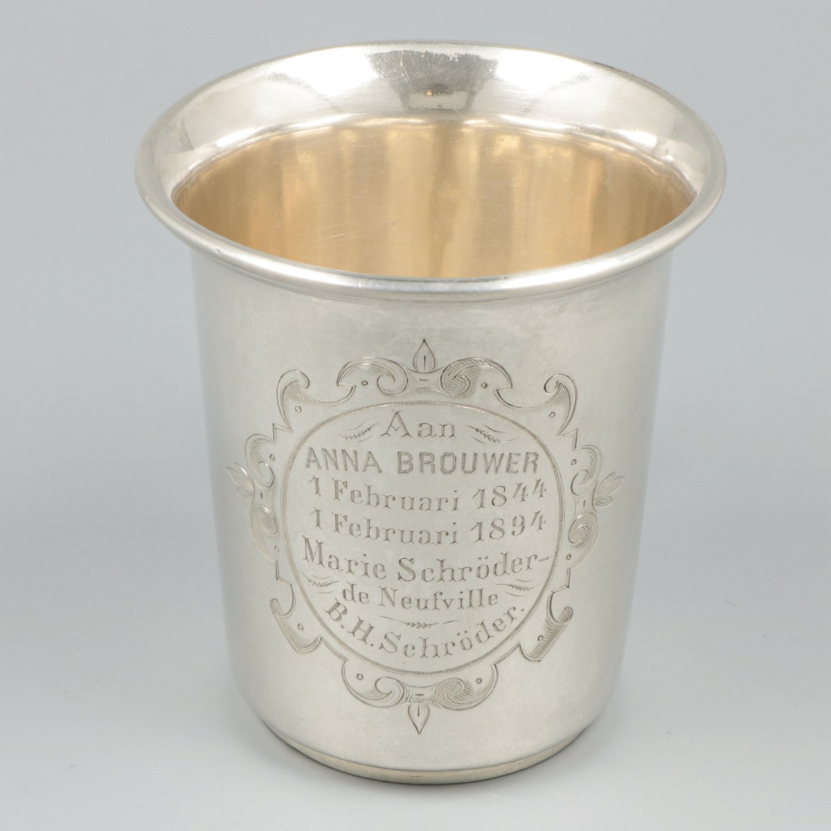 Drinkbeker zilver.