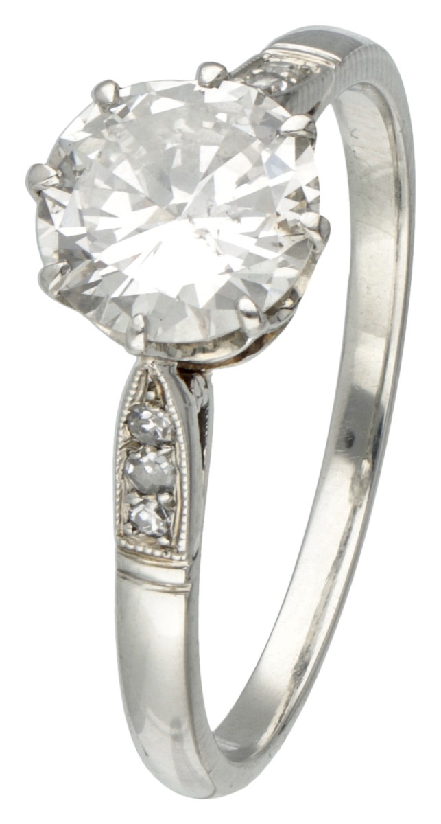 14 kt. Witgouden solitair ring bezet met ca. 1.53 ct. diamant.