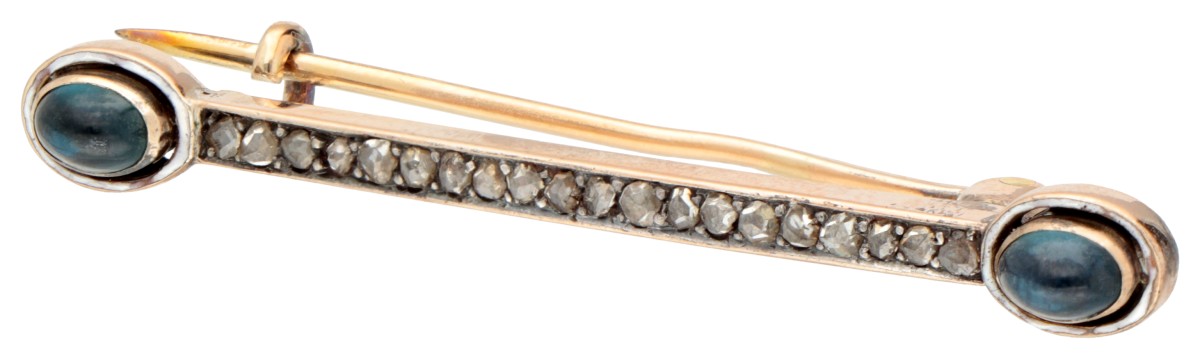 Art deco 14 kt. geelgouden broche bezet met cabochon geslepen saffieren en diamant.