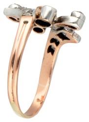 Antieke 14 kt. roségouden ring met ca. 0.25 ct. natuurlijke saffier en diamant.