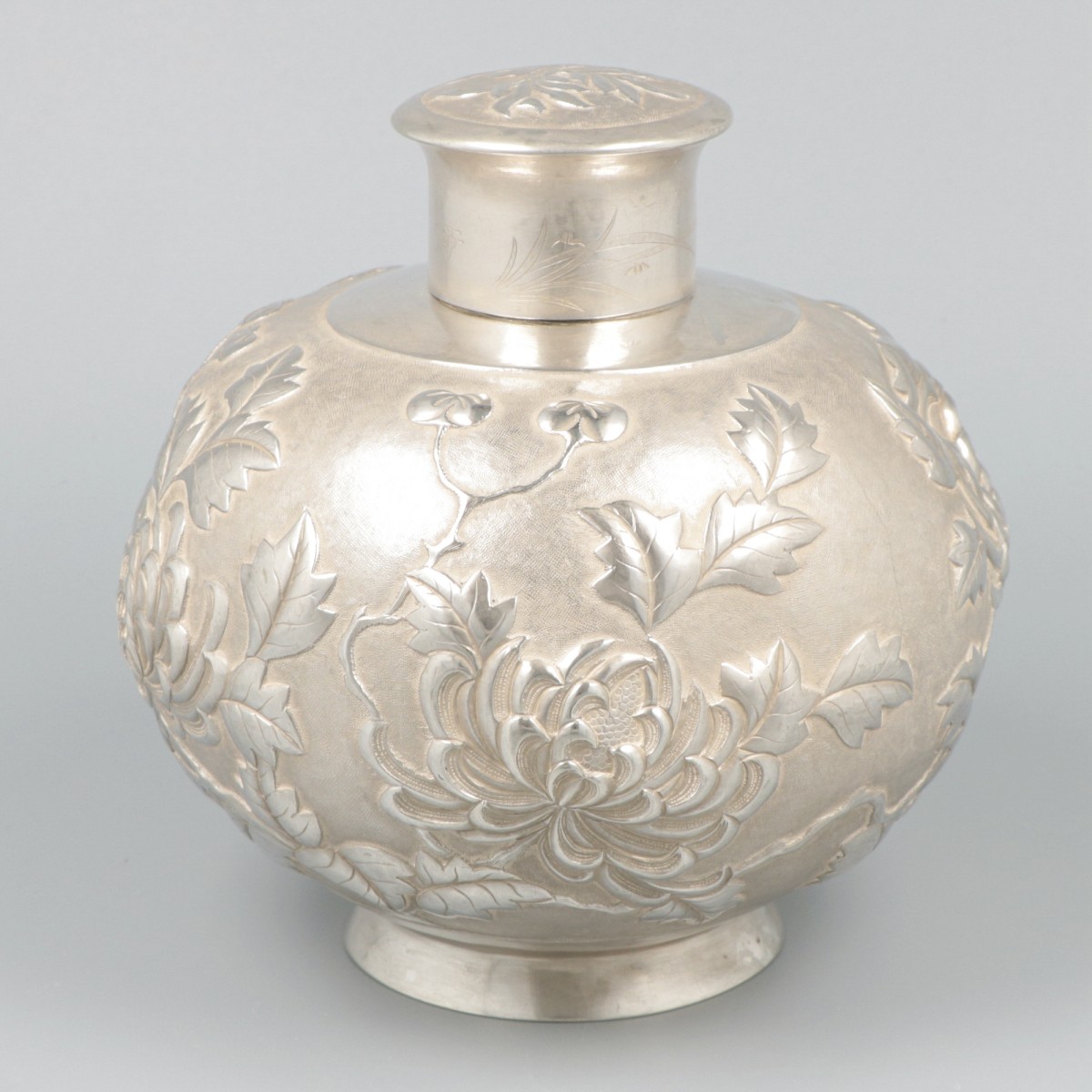 Theebus, Chinees export (Yu Hua 玉華 of Tangshan 唐山, Hebei) zilver.