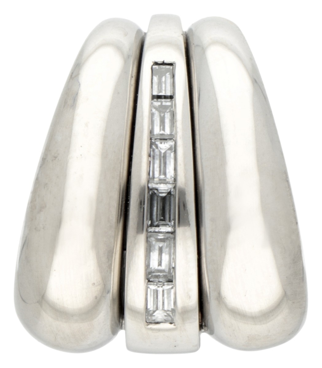 Leon Martens 18 kt. witgouden hanger bezet met ca. 0.36 ct. diamant.