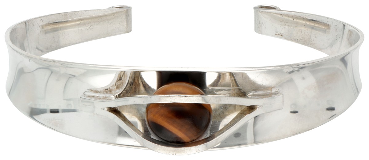 Sterling zilveren cuff armband met tijgeroog door Finse designer Kupittaan Kulta.