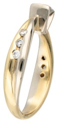 18 kt. Bicolor gouden solitair ring bezet met een radiant geslepen diamant van ca. 0.27 ct.