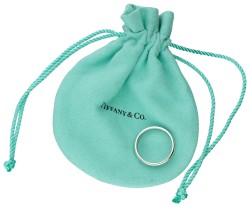  Tiffany & Co. klassieke platina band ring.