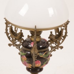 Een Staande Olielamp. Holland, 1e helft 20e eeuw.