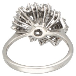 14 kt. Witgouden entourage ring bezet met ca. 1.37 ct. diamant.