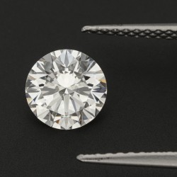 GIA-gecertificeerde 0.95 ct. rond briljant geslepen natuurlijke diamant.