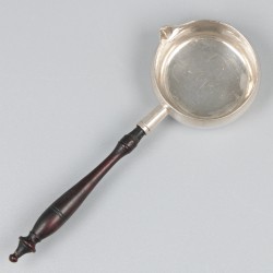 Steelpan met greep, Arnoldus van Geffen, Amsterdam 1755.